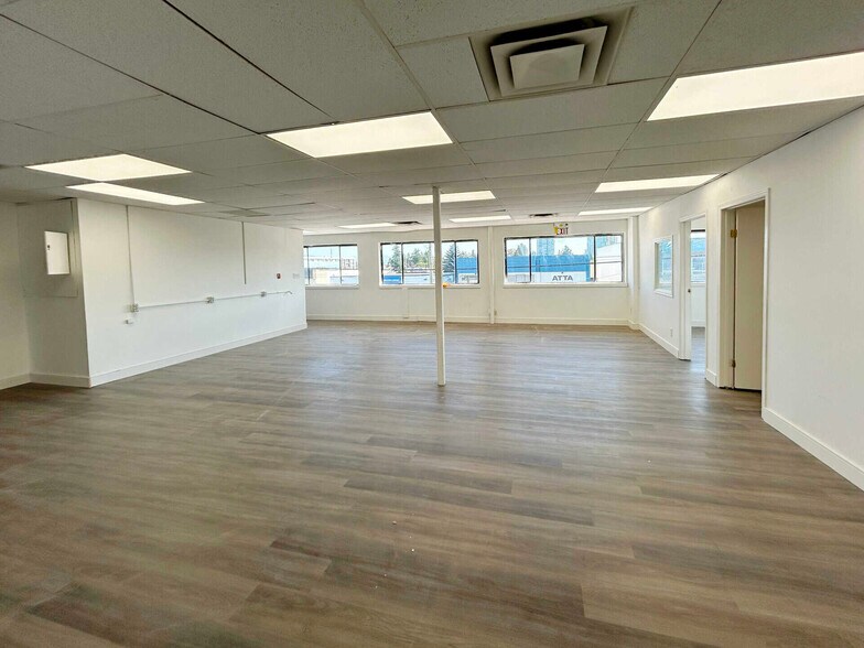 More Photos Of 7123 Curragh Av, Burnaby Light Manufacturing For Sale