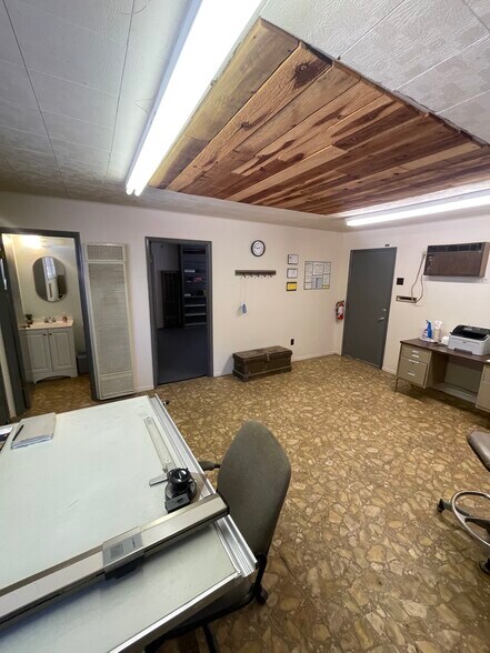 More Photos Of 639 5th St, Woodland Warehouse For Sale