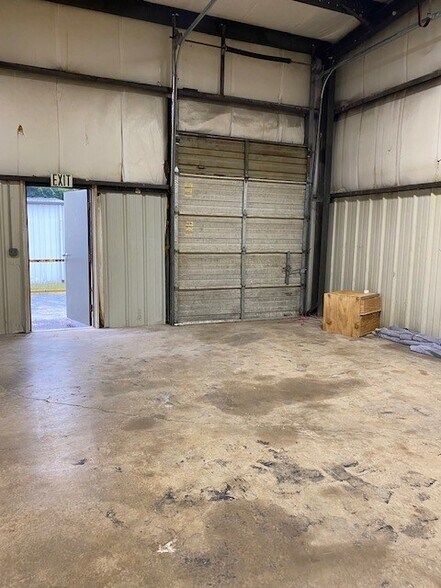 More Photos Of 2514 C-2514 E N Fayetteville St, Randleman Warehouse For Lease