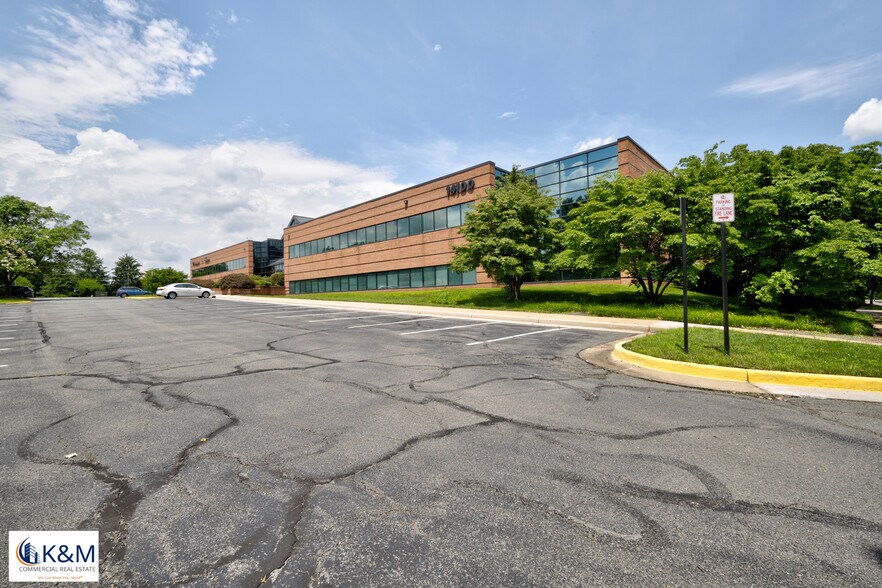 More Photos Of 14100 Park Meadow Dr, Chantilly Medical For Lease
