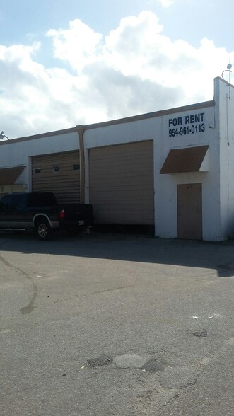 More Photos Of 5923 Anglers Ave, Fort Lauderdale Warehouse For Lease
