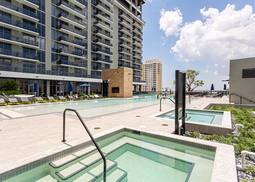 More Photos Of 221 SW 1st Ave, Fort Lauderdale Apartments For Lease