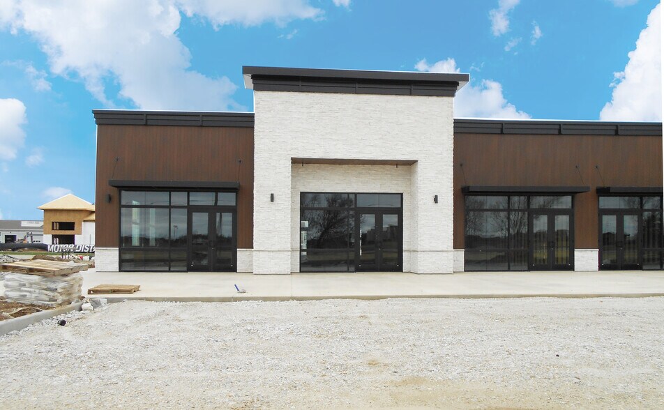 More Photos Of State Road 32 & Ditch Rd, Westfield General Retail For Lease