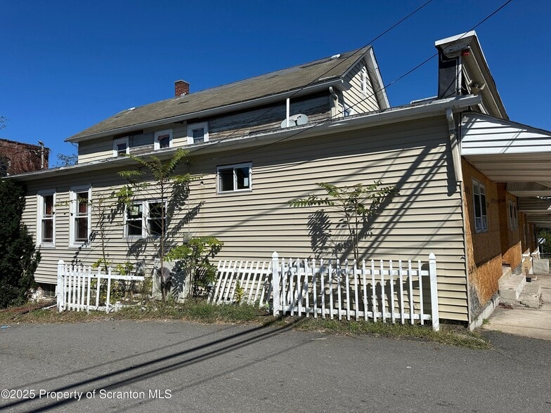 More Photos Of 433-439 Main Rd, Hanover Township General Retail For Sale