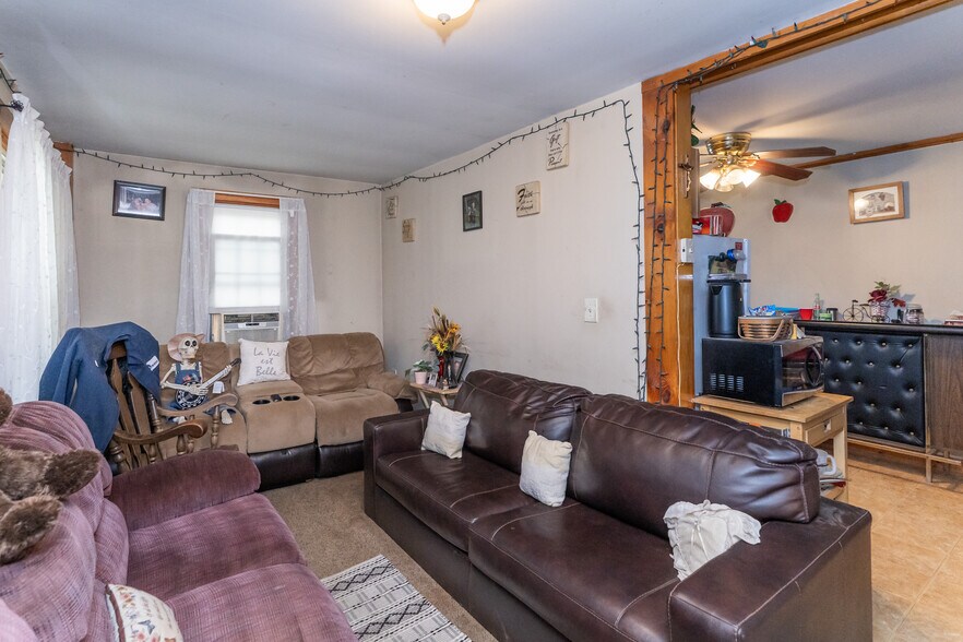 More Photos Of 442 State St, Belchertown Office Residential For Sale