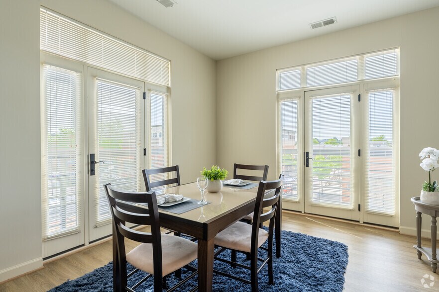 More Photos Of 670 Downey Green, Hampton Apartments For Sale