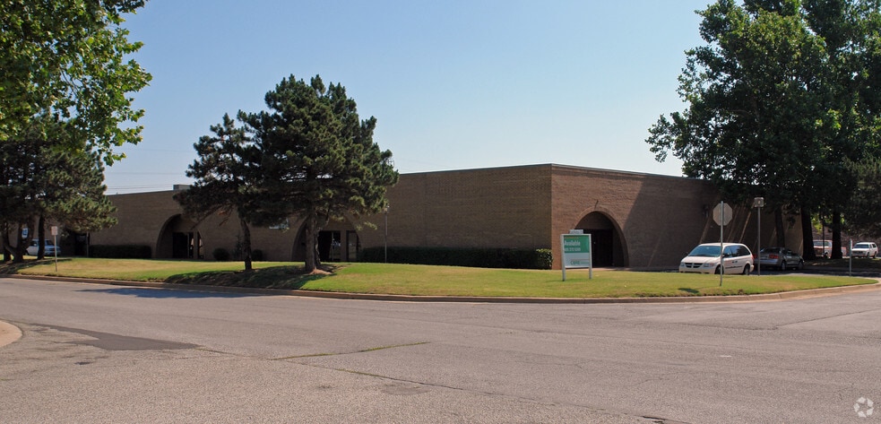 More Photos Of 1000 Cornell Pky, Oklahoma City Light Manufacturing For Lease