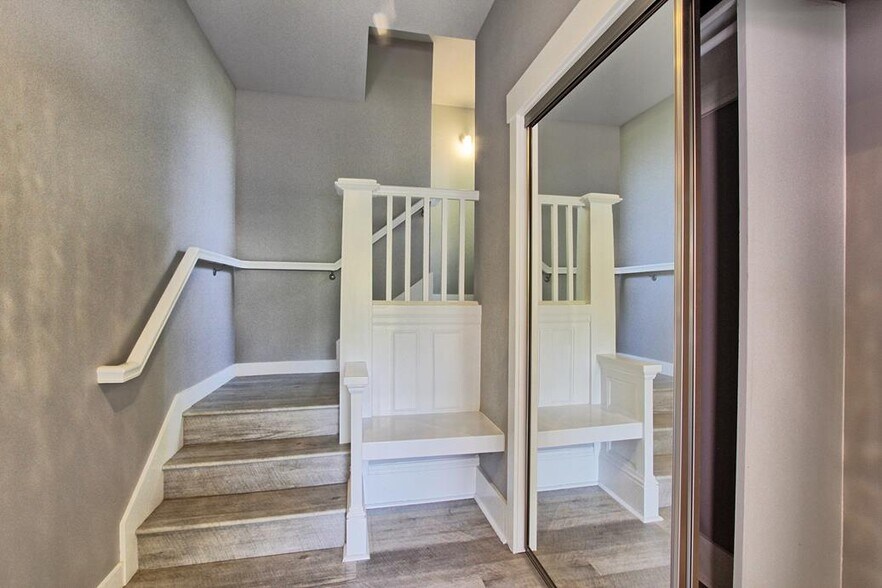 More Photos Of 215 NE 30th Ave, Portland Multifamily For Sale