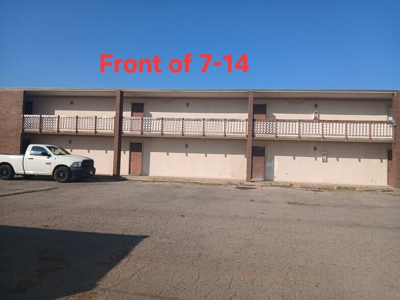 More Photos Of 404 W L Doc Dodson, Naples Apartments For Sale