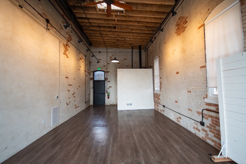 More Photos Of 301 Main St, Windsor Restaurant For Lease