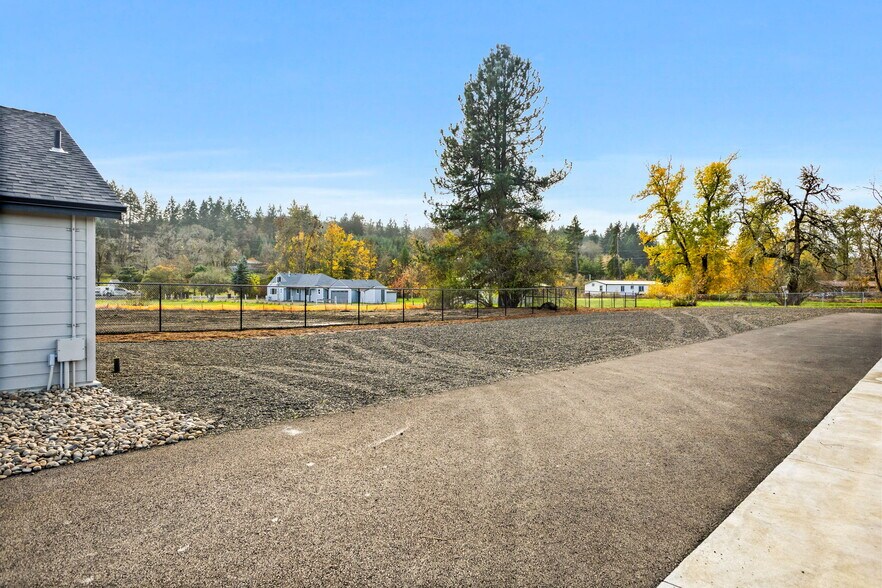 More Photos Of 12755 Clow Corner Rd, Dallas Self Storage For Sale