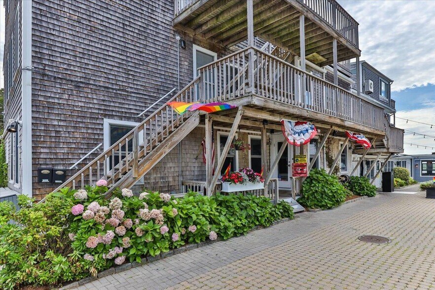 More Photos Of 539 Commercial St, Provincetown Storefront Retail Residential For Sale