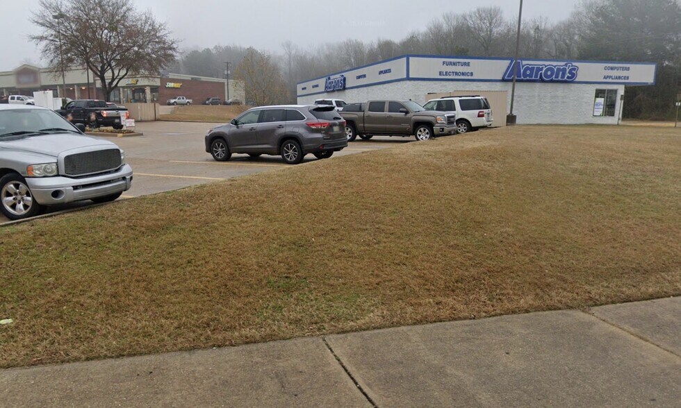 More Photos Of 2850 N Market St, Shreveport Freestanding For Sale