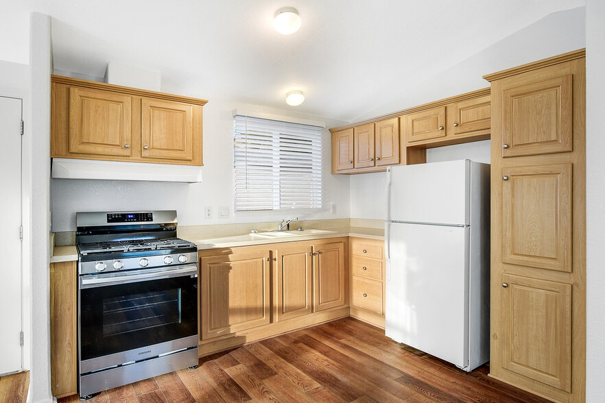 More Photos Of 15348 Running Deer Trl, Poway Manufactured Housing Mobile Home Park For Sale