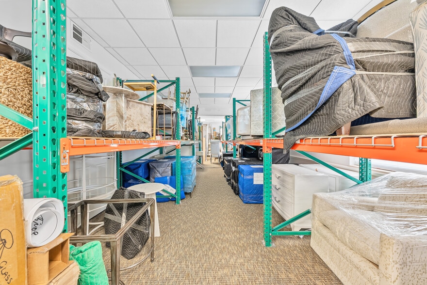 More Photos Of 5780 Taylor Rd, Naples Showroom For Sale