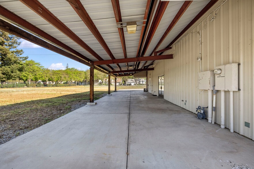 More Photos Of 3404 Shadowbrook Dr, Stockton Storefront Retail Office For Lease