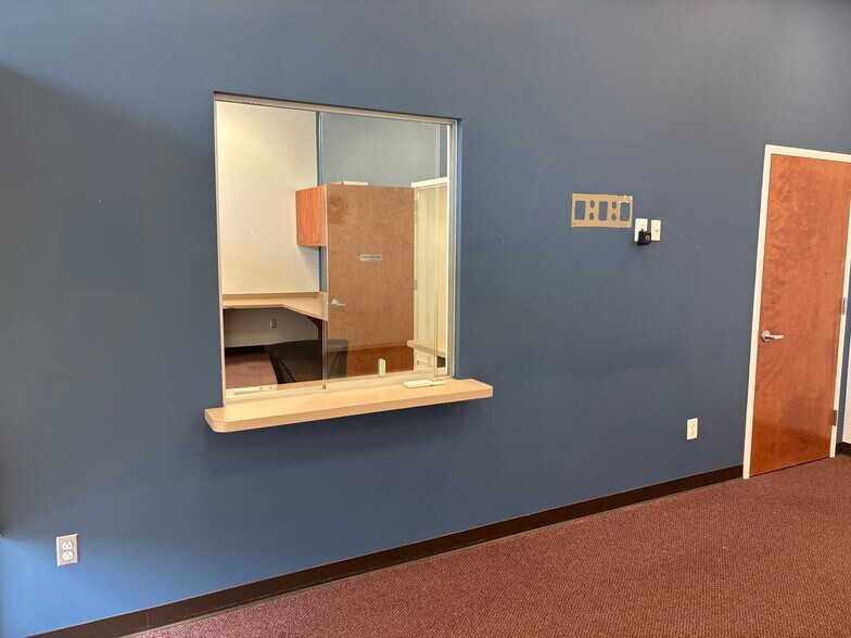 More Photos Of 2521-2537 Cowan Blvd, Fredericksburg Office For Sale