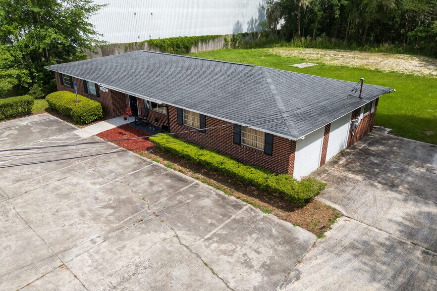 More Photos Of 2214 Dunn Ave, Jacksonville General Retail For Sale