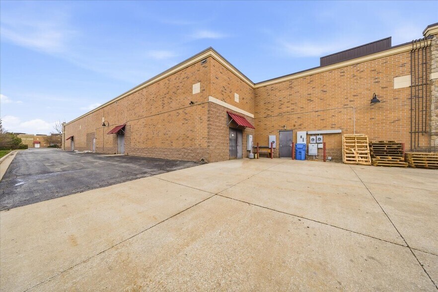 More Photos Of 1740 E Harold St, Olathe Freestanding For Sale