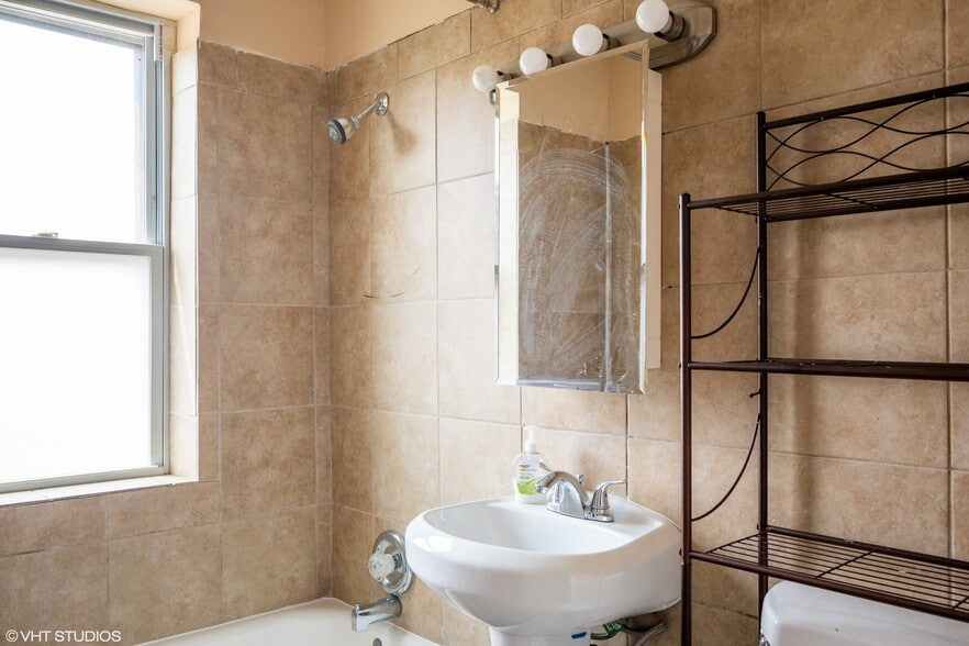 More Photos Of 1818 W 78th St, Chicago Apartments For Sale