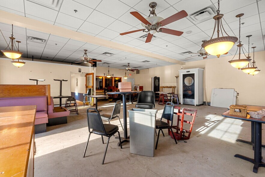 More Photos Of 2212 Main St, Tewksbury General Retail For Sale