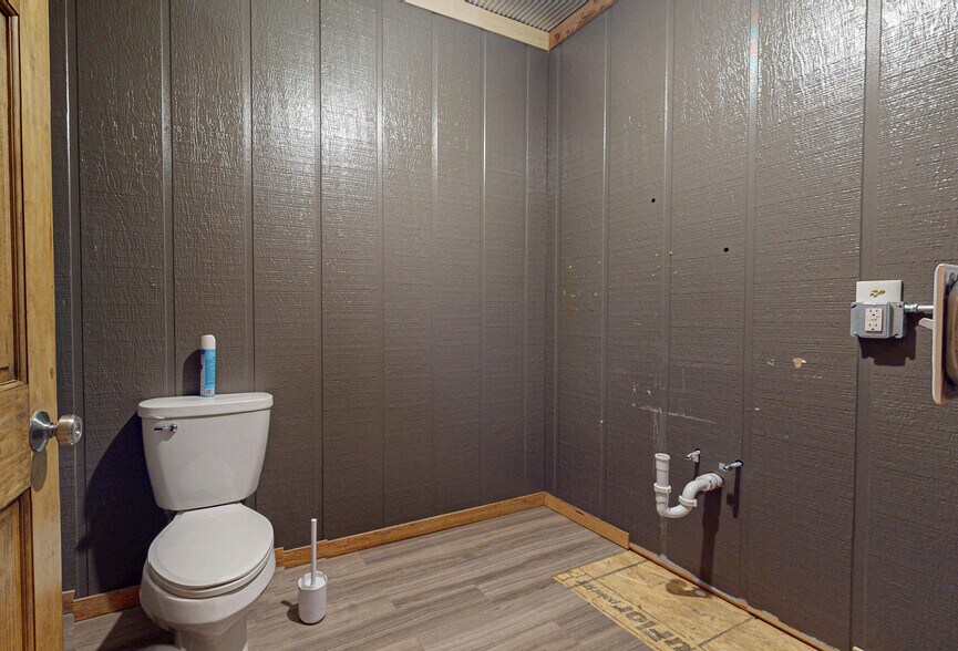 More Photos Of 165 Nebraska St, Sterling General Retail For Sale