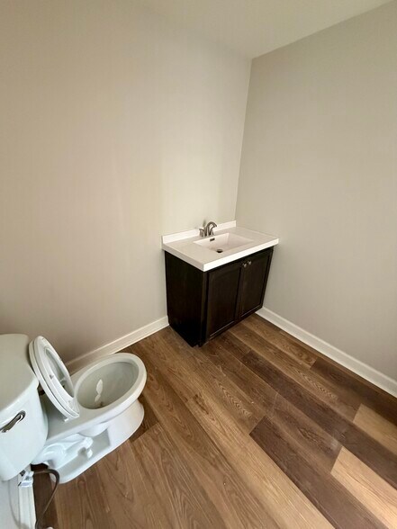 More Photos Of 101 E Main St, Blanchester Loft Creative Space For Lease