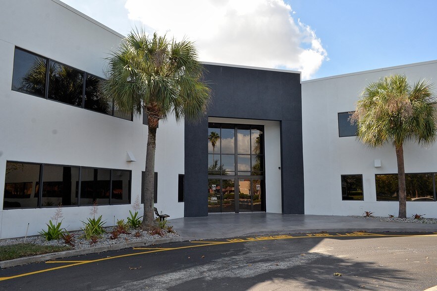 More Photos Of 7700 Southland Blvd, Orlando Office For Lease