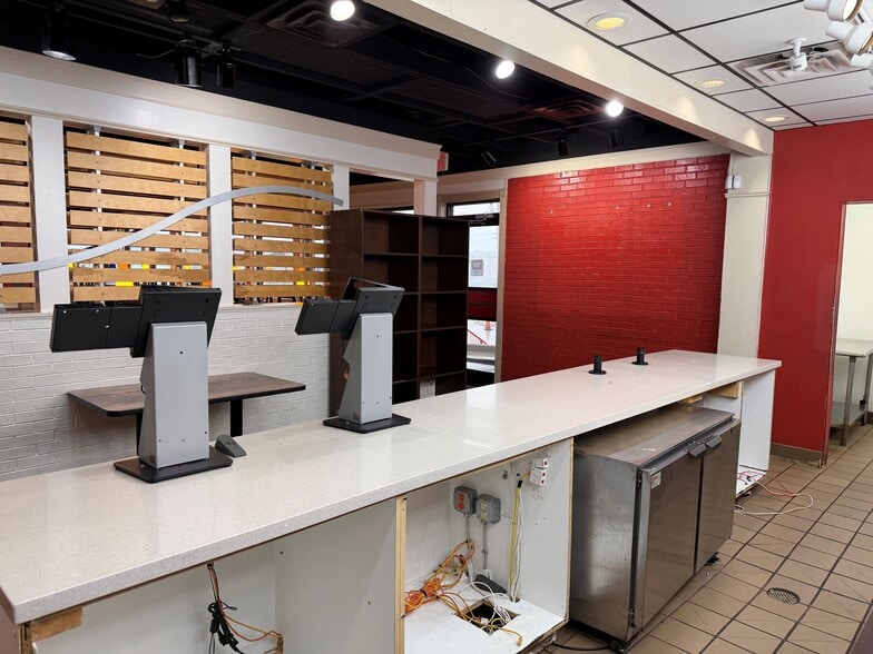 More Photos Of 5 S Kingshighway St, Cape Girardeau Fast Food For Sale