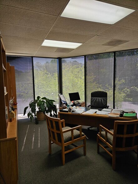 More Photos Of 6160 Peachtree Dunwoody Rd NE, Atlanta Loft Creative Space For Sale