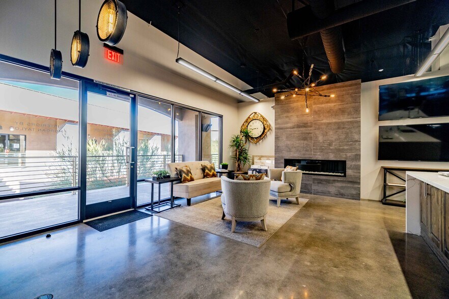 More Photos Of 10045 E Dynamite Blvd, Scottsdale Office For Sale