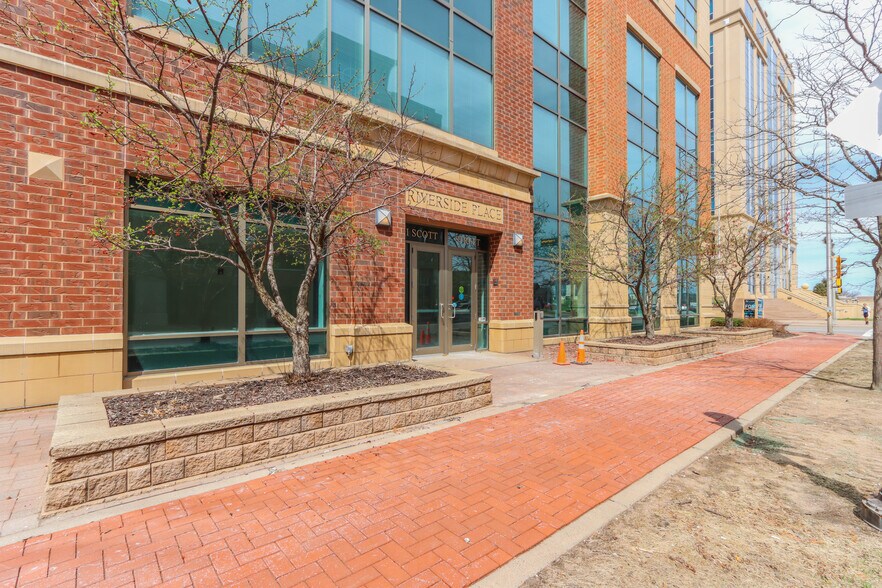 More Photos Of 11 Scott St, Wausau Office For Lease