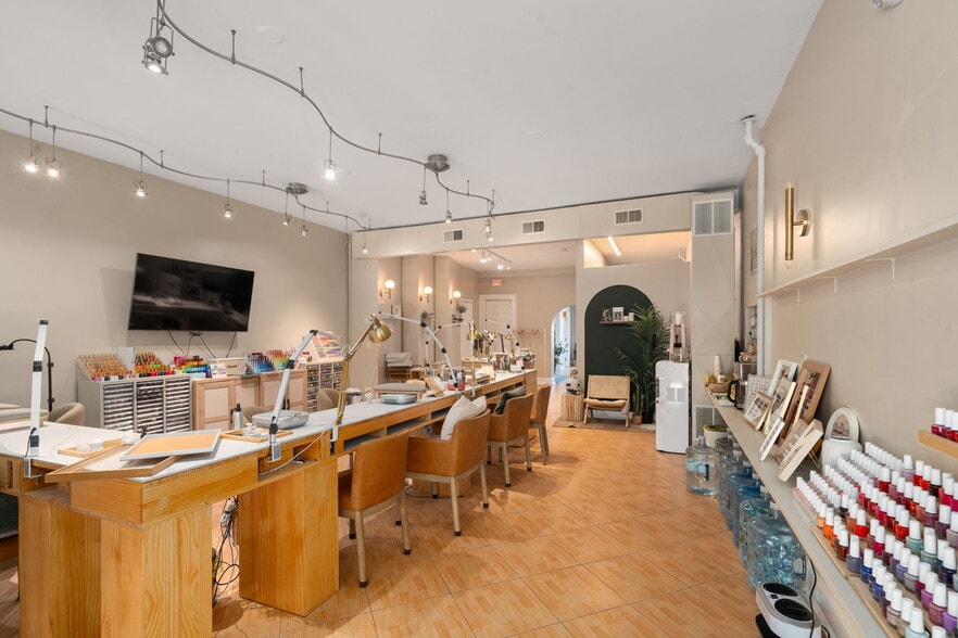 More Photos Of 1680 Beacon St, Brookline Apartments For Lease