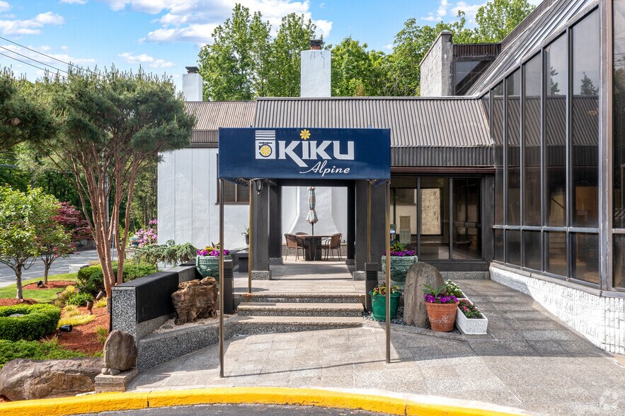 More Photos Of 385 US Route 9W, Alpine Restaurant For Sale