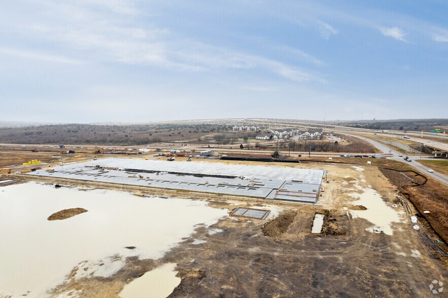 More Photos Of Parmer Lane & US 290, Manor Distribution For Lease