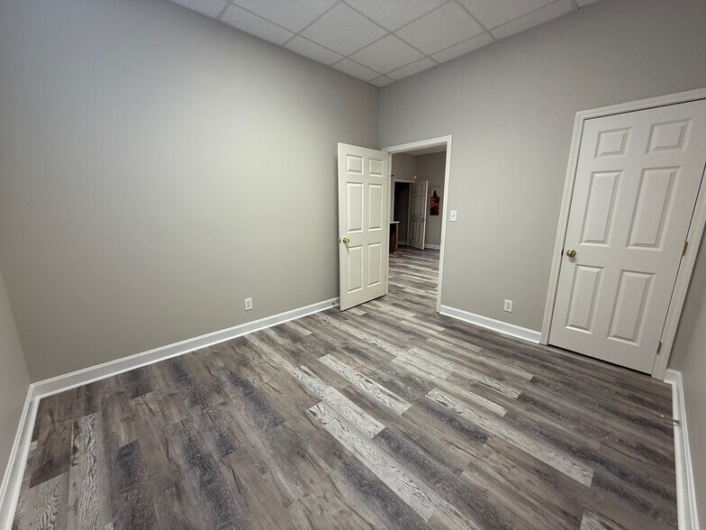 More Photos Of 12305 Westport rd, La Grange Office For Sale