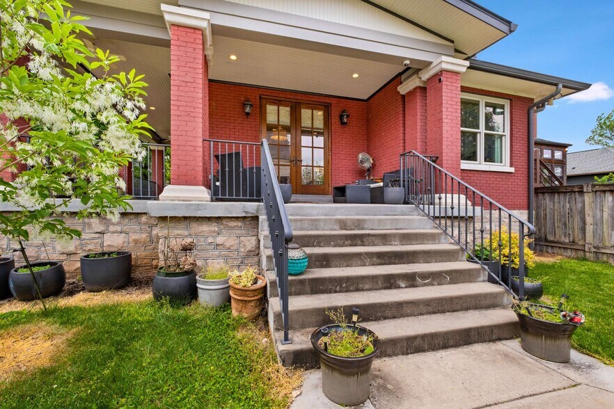 More Photos Of 1308 6th Ave N, Nashville Office Residential For Sale