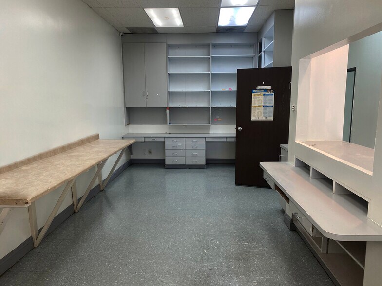 More Photos Of 6007 Whittier Blvd, Los Angeles Storefront For Lease