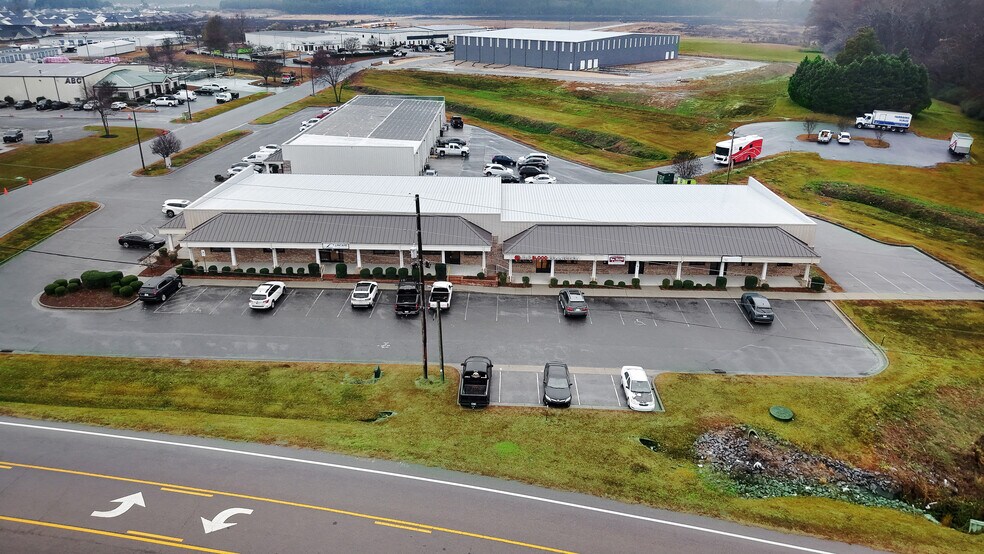 More Photos Of 1990 Woodridge Park Rd, Greenville Research And Development For Lease