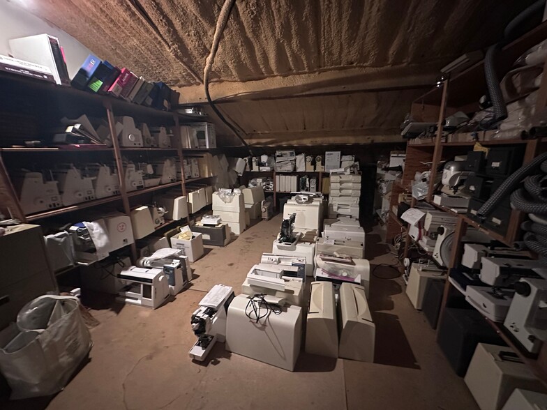 More Photos Of 966 W South Airport Rd, Traverse City Freestanding For Sale