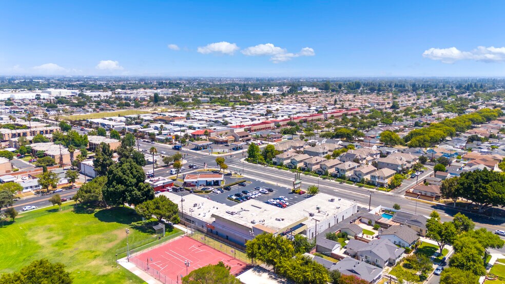More Photos Of 5237-5263 Paramount Blvd, Lakewood Storefront For Sale