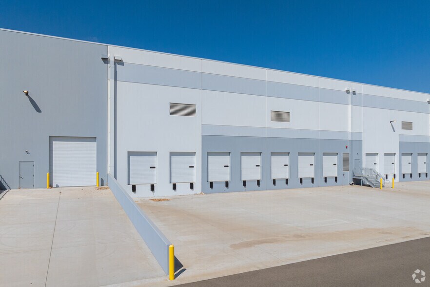 More Photos Of W Paige Ave & S I St, Tulare Unknown For Lease