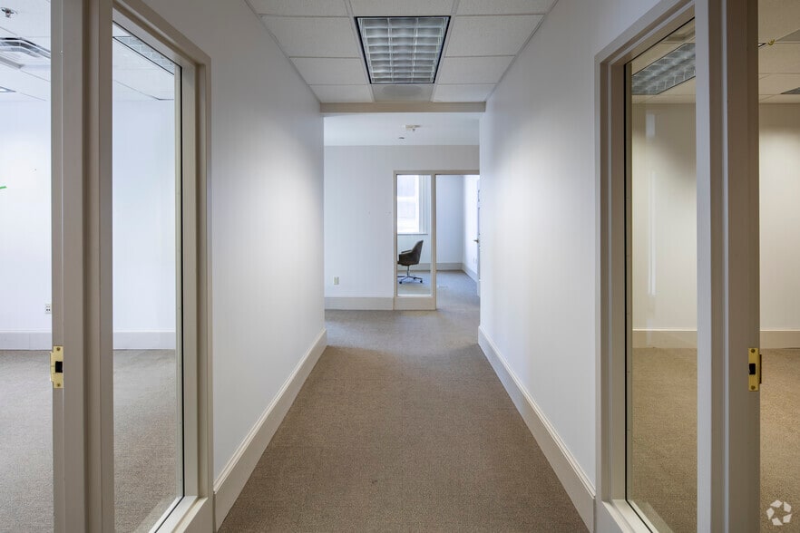 More Photos Of 100 N Loudoun St, Winchester Office For Lease
