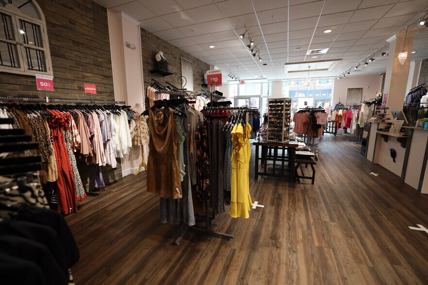 More Photos Of 627 S Wright St, Champaign General Retail For Lease