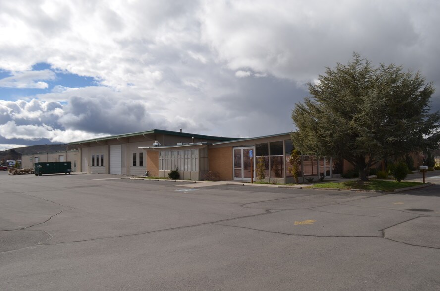 More Photos Of 1120 S Spring St, Klamath Falls Warehouse For Sale