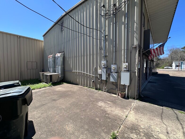 More Photos Of 224 AL-195, Jasper Storefront Retail Office For Sale