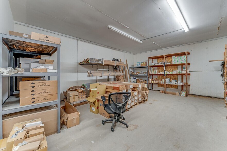 More Photos Of 2101 S ARKOLA Dr, Springdale Warehouse For Sale