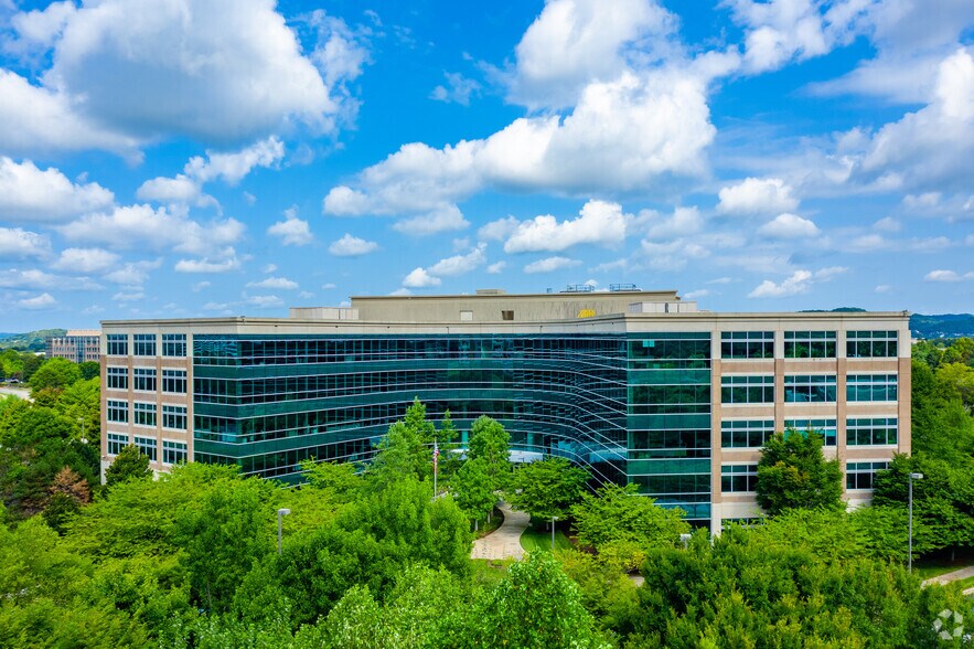 More Photos Of 701 Cool Springs Blvd, Franklin Office For Lease