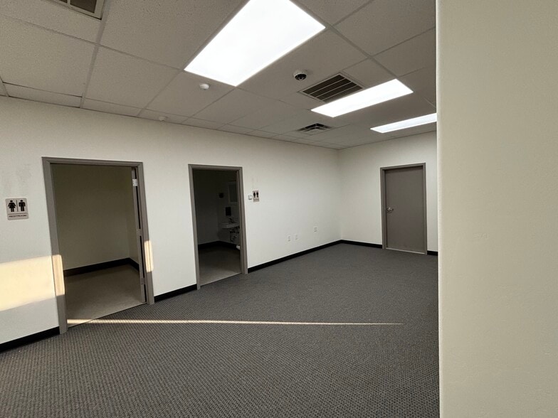 More Photos Of 738 Scarlet St, Grand Junction Warehouse For Lease