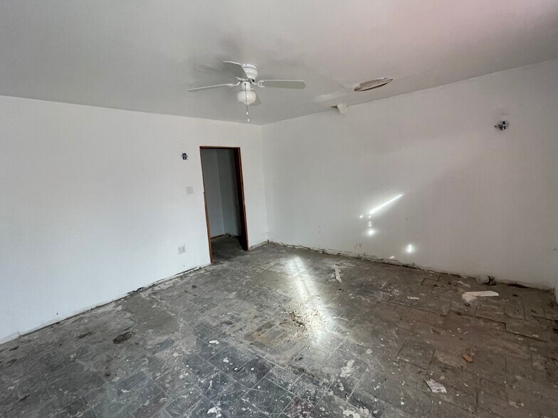 More Photos Of 1706 Hayden Ave, East Cleveland Auto Dealership For Sale